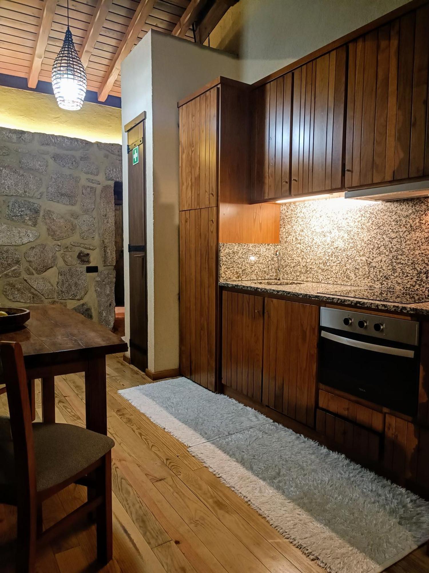 Casa Favo De Mel - Jacuzzi Privado & Lareira - Piscina Hotel Arcos de Valdevez Ngoại thất bức ảnh