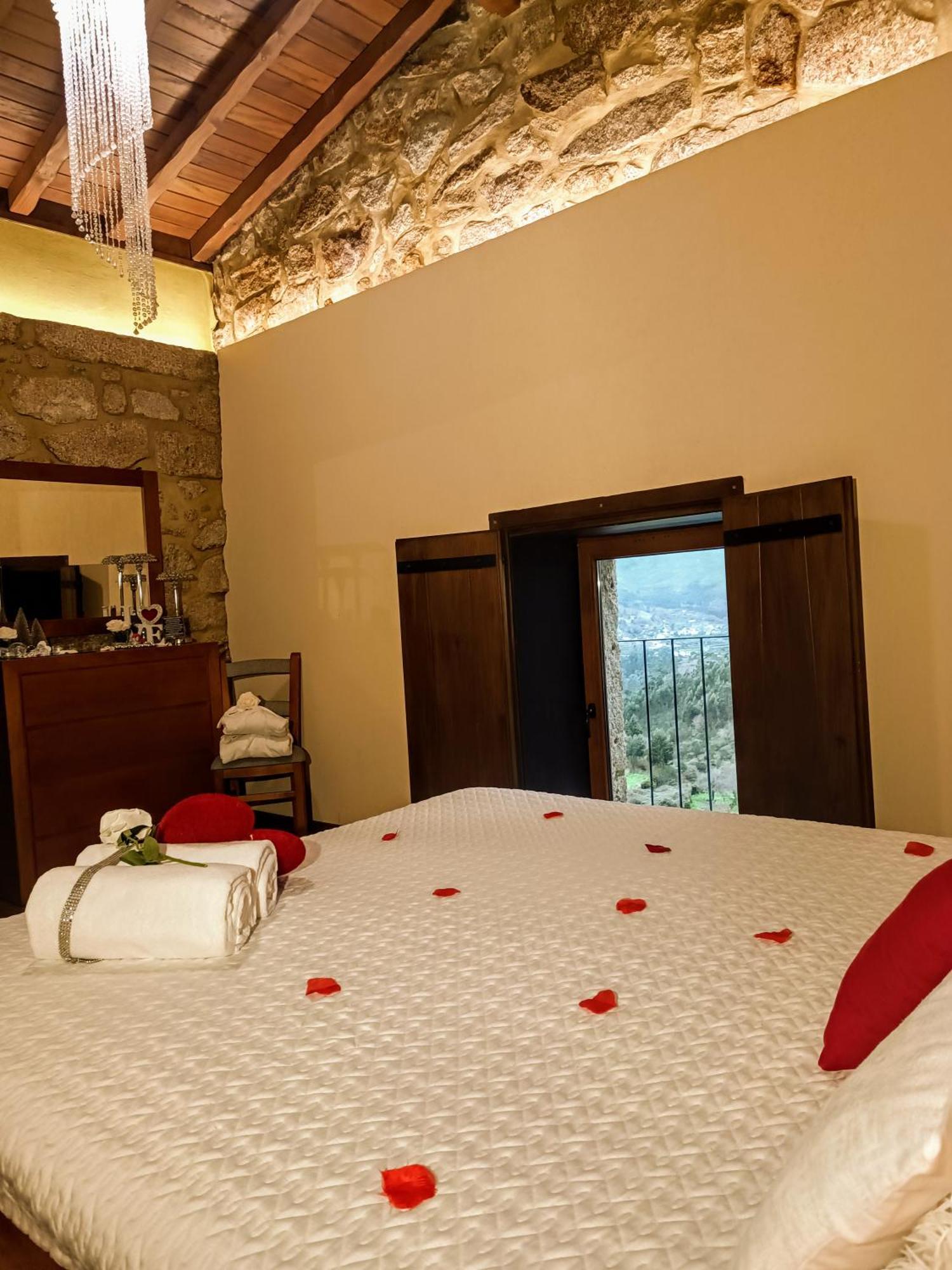 Casa Favo De Mel - Jacuzzi Privado & Lareira - Piscina Hotel Arcos de Valdevez Ngoại thất bức ảnh