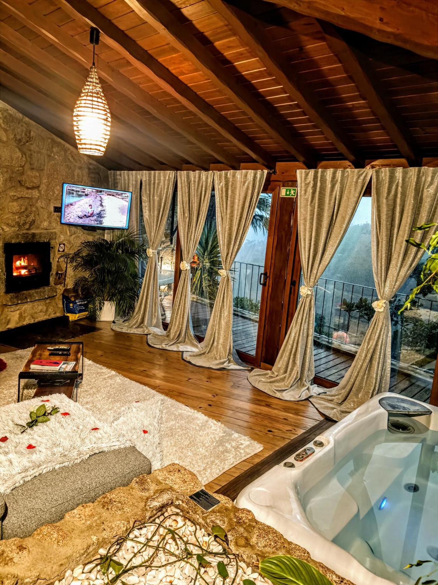 Casa Favo De Mel - Jacuzzi Privado & Lareira - Piscina Hotel Arcos de Valdevez Ngoại thất bức ảnh